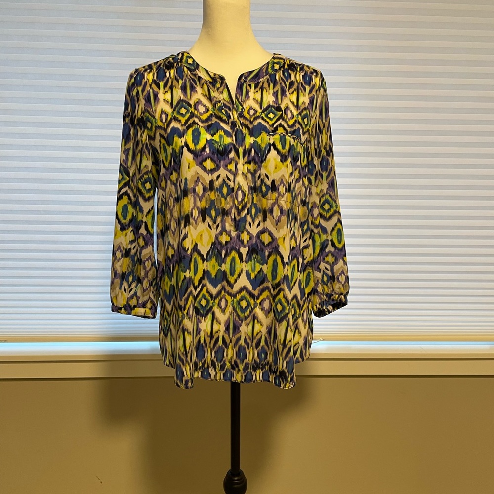 NYDJ Watercolor pleated back tunic blouse.